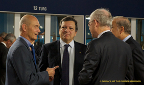 WTO:n pääjohtaja Pascal Lamy, Euroopan komission puheenjohtaja Jose-Manuel Barroso, YK:n pääsihteeri Ban Ki-moon ja Eurooppa-neuvoston puheenjohtja Herman van Rompuy. Kuva: Euroopan unionin neuvosto.