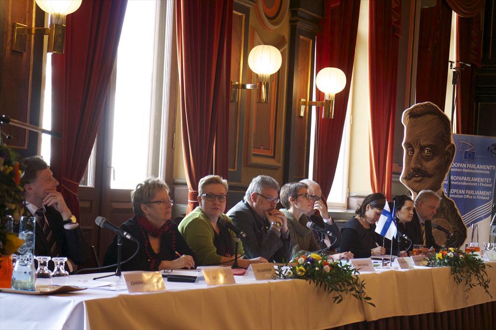 Hämeenlinnan EU-päivä huipentui Raatihuoneella pidettyyn seminaariin.
