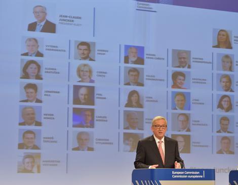 Komission puheenjohtaja Jean-Claude Juncker esitteli tiiminsä Brysselissä 10. syyskuuta. 