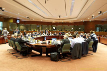 Eurooppa-neuvostossa keskusteltiin lyhyen, keskipitkän ja pitkän aikavälin toimista EU:n talouden vakauttamiseksi. Kuva: Eurooppa-neuvosto