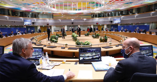 Eurooppa-neuvosto neuvottelusalissa.